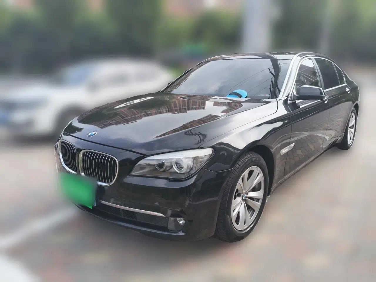 BMW 7 Series 2011 730Li Elegant Model — миниатюра 1