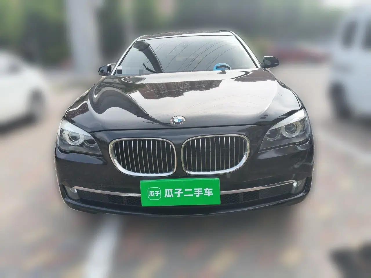 BMW 7 Series 2011 730Li Elegant Model — миниатюра 2