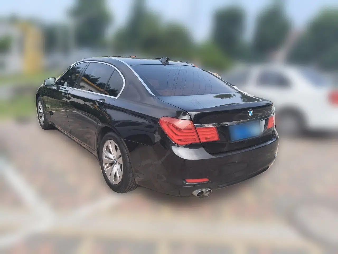 BMW 7 Series 2011 730Li Elegant Model — миниатюра 4