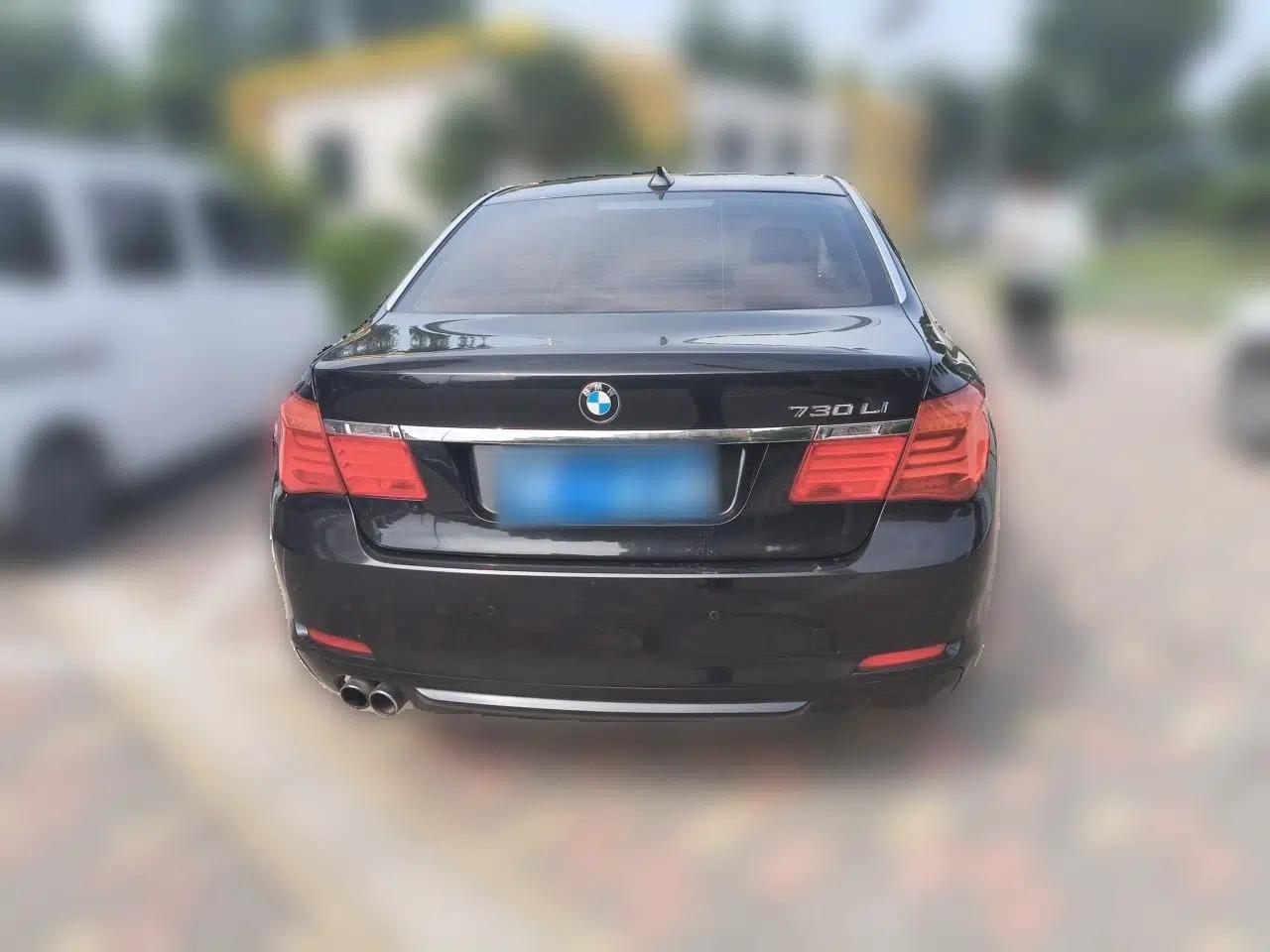 BMW 7 Series 2011 730Li Elegant Model — миниатюра 5