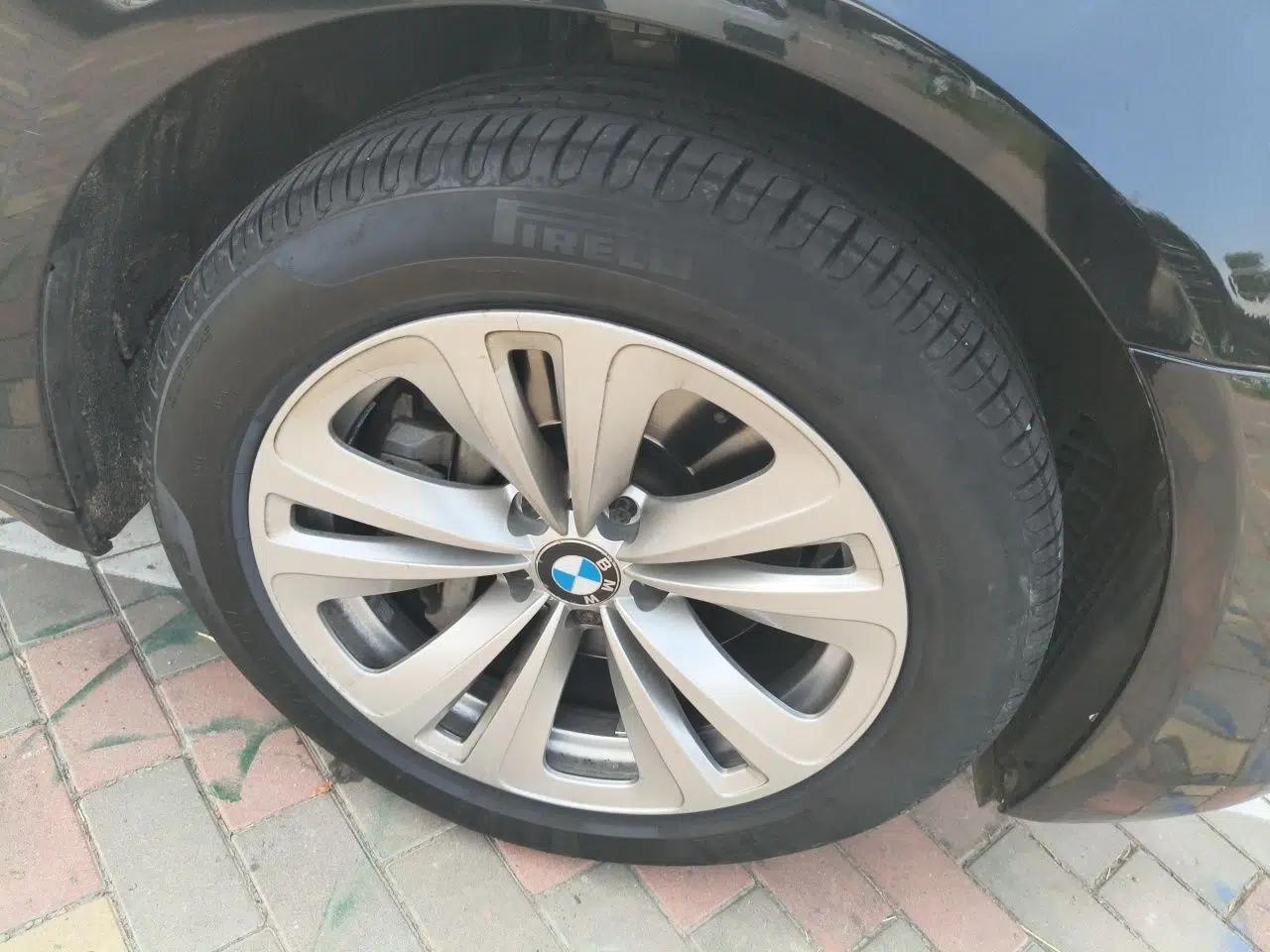 BMW 7 Series 2011 730Li Elegant Model — миниатюра 8