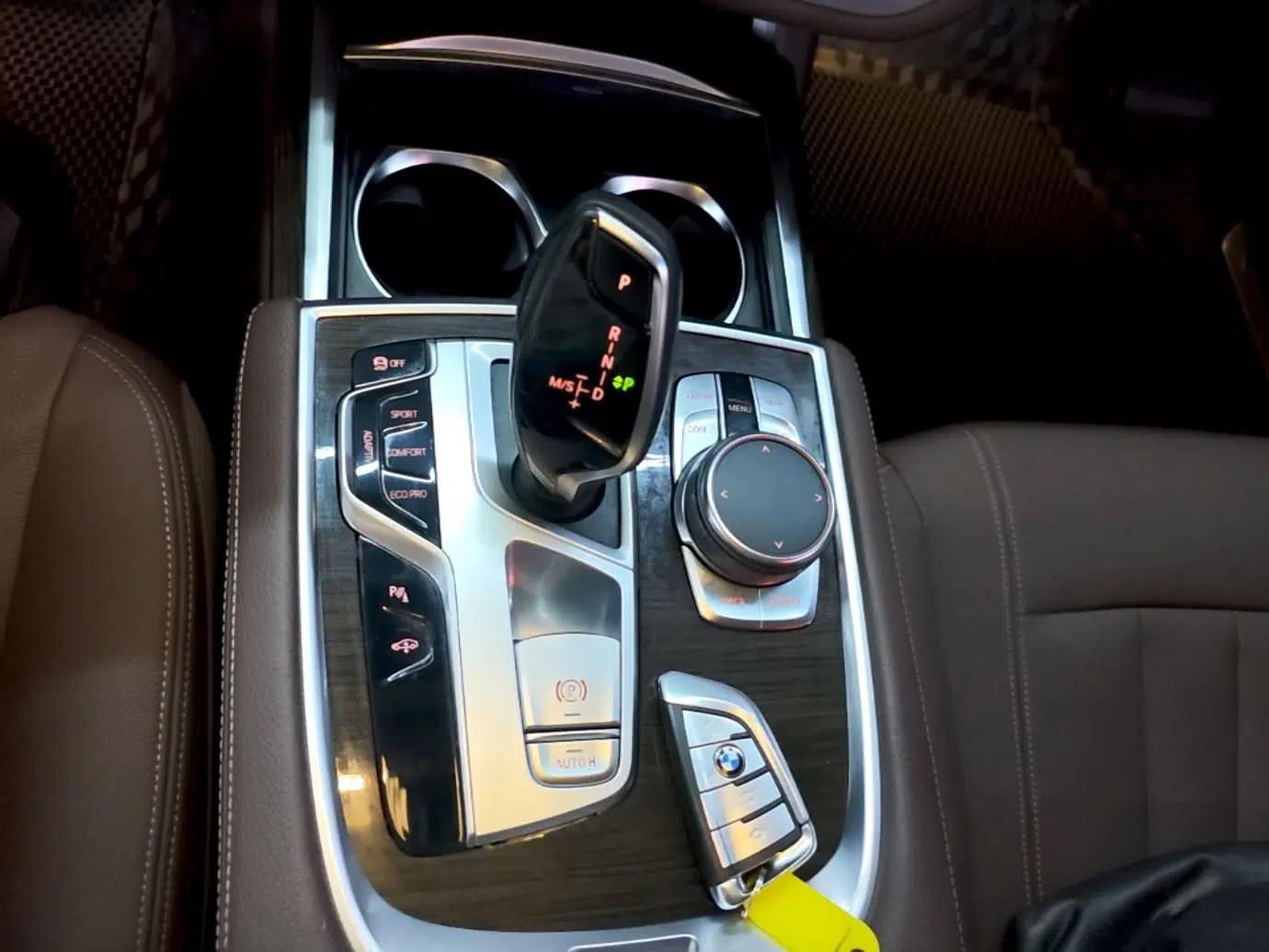 BMW 7 Series 2017 730Li Leading Model — миниатюра 16
