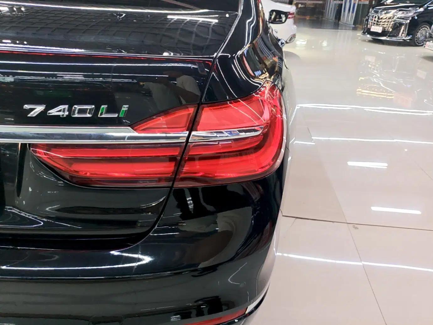 BMW 7 Series 2017 730Li Leading Model — миниатюра 9