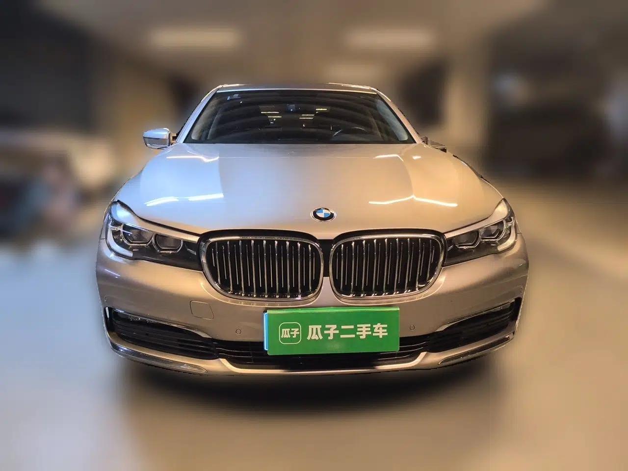 BMW 7 Series 2016 730Li Leading Model — миниатюра 2
