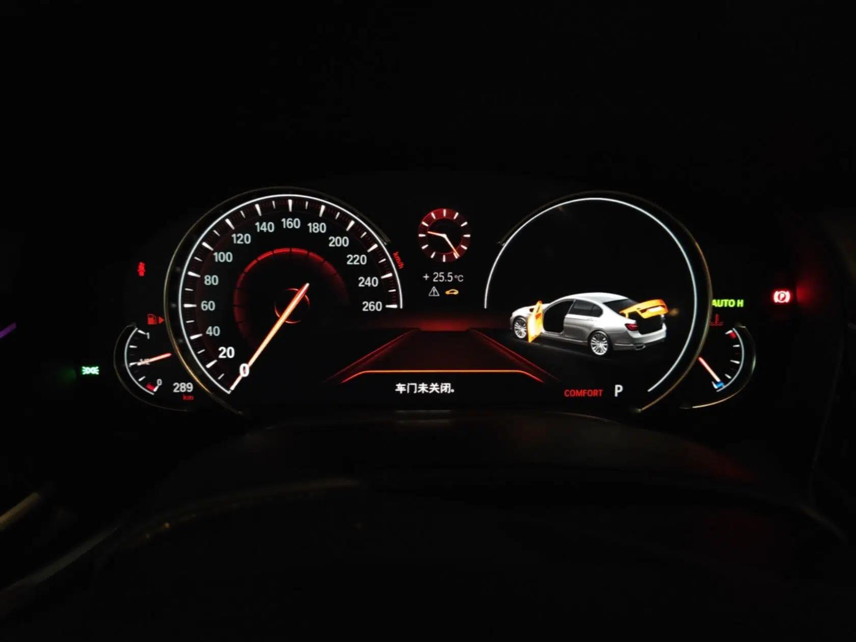 BMW 7 Series 2018 740Li M Sport Package Leading Model — миниатюра 11