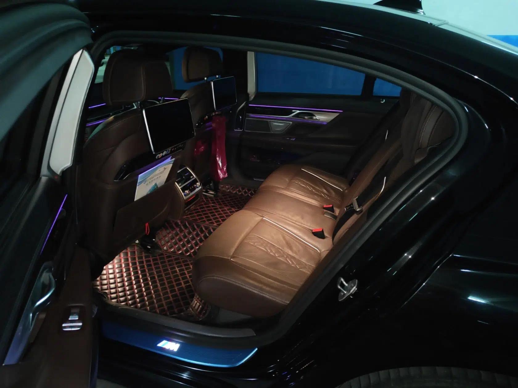 BMW 7 Series 2018 740Li M Sport Package Leading Model — миниатюра 17