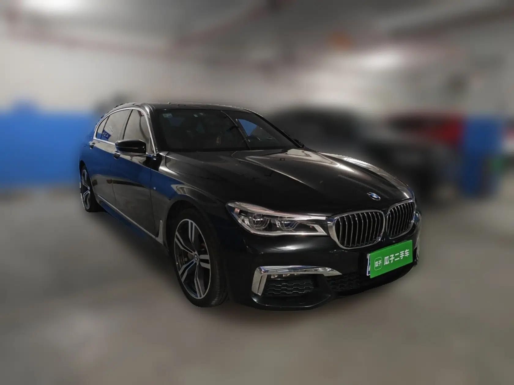 BMW 7 Series 2018 740Li M Sport Package Leading Model — миниатюра 3
