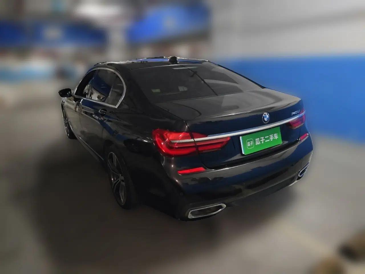 BMW 7 Series 2018 740Li M Sport Package Leading Model — миниатюра 4