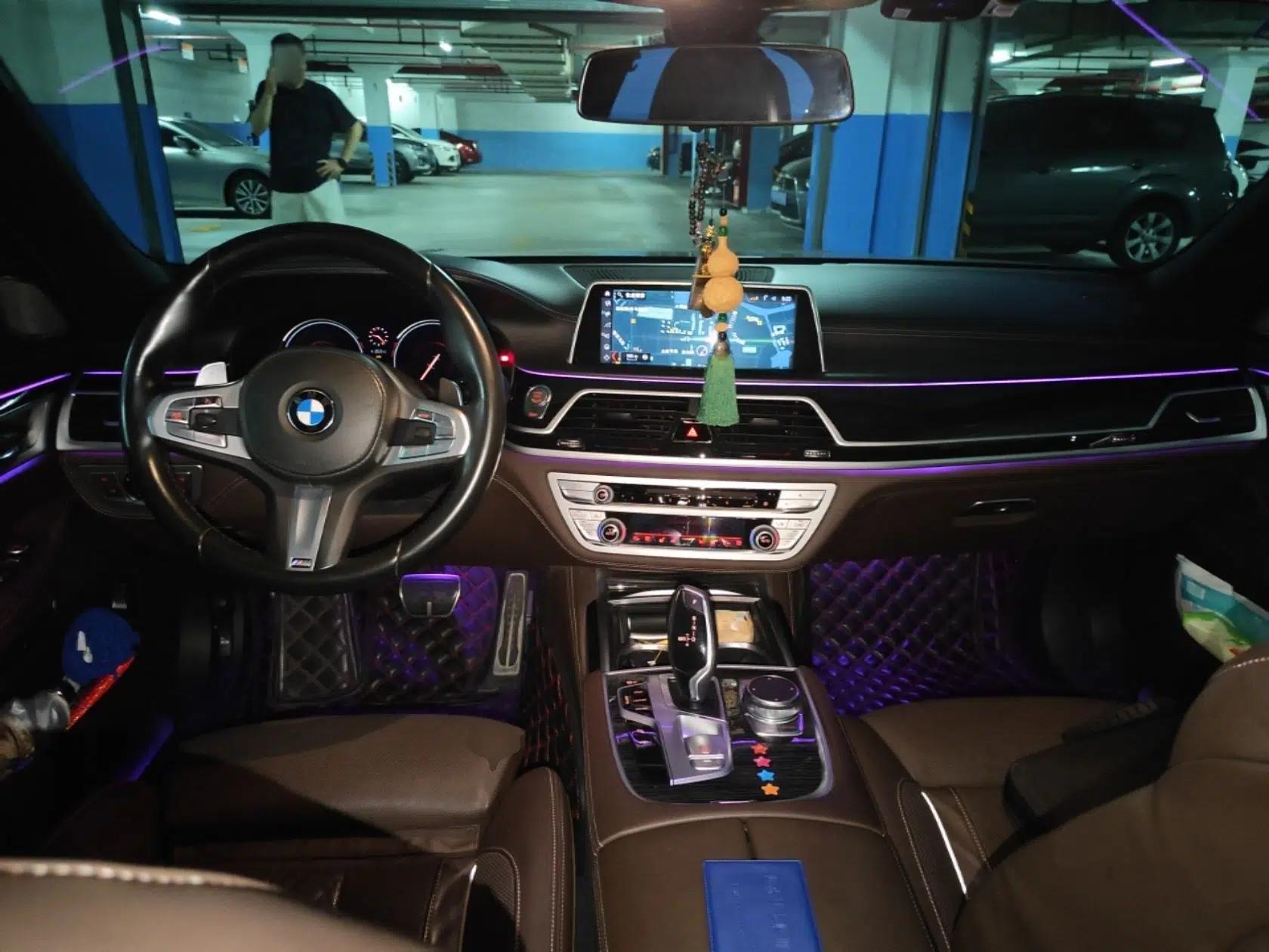 BMW 7 Series 2018 740Li M Sport Package Leading Model — миниатюра 9