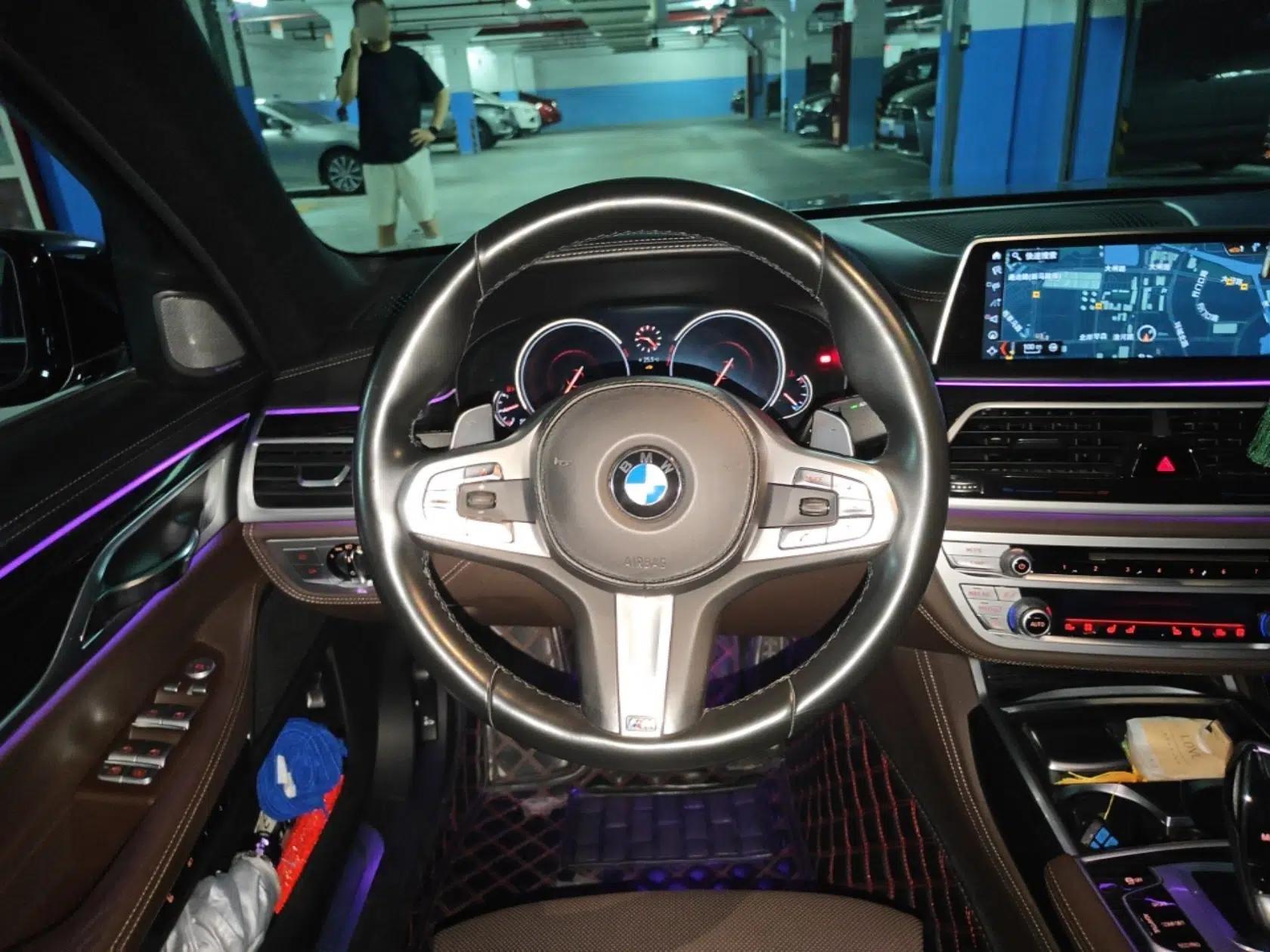 BMW 7 Series 2018 740Li M Sport Package Leading Model — миниатюра 10