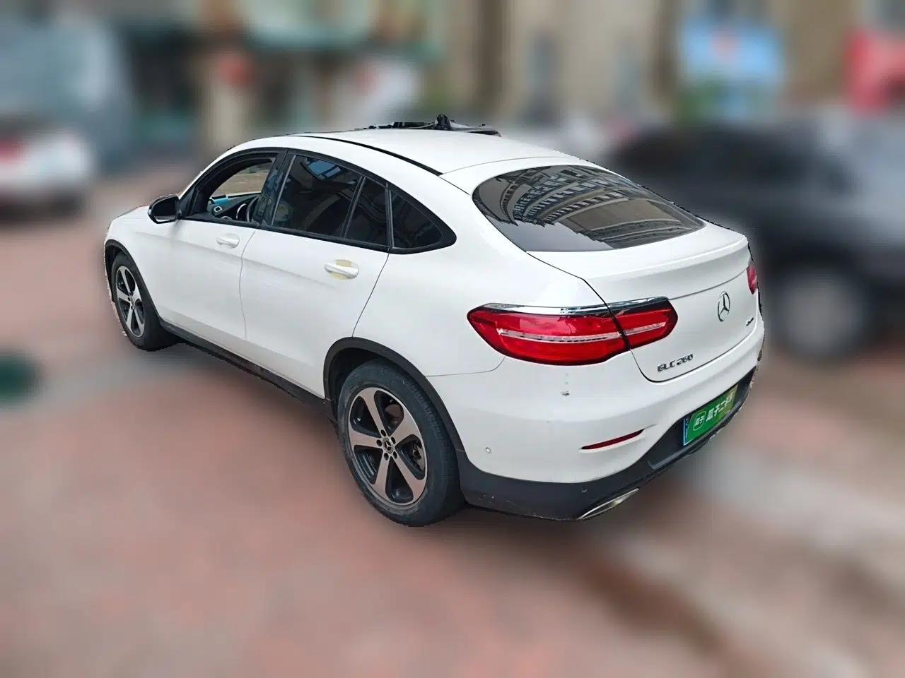 Mercedes-Benz GLC Coupe 2017 GLC 200 4MATIC Coupe SUV — миниатюра 4