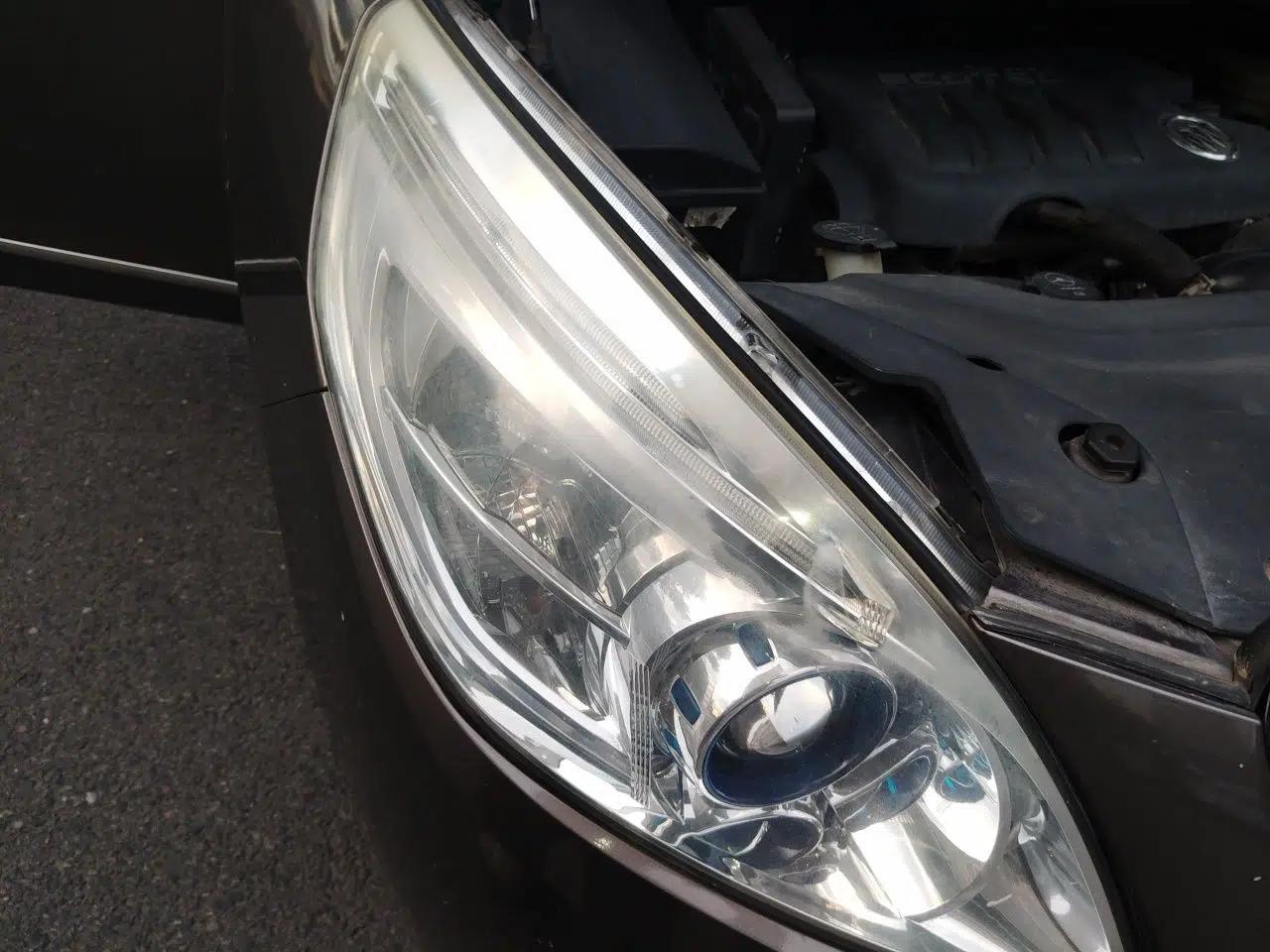 Buick GL8 2011 2.4L LT Luxury Business Executive Edition — миниатюра 7