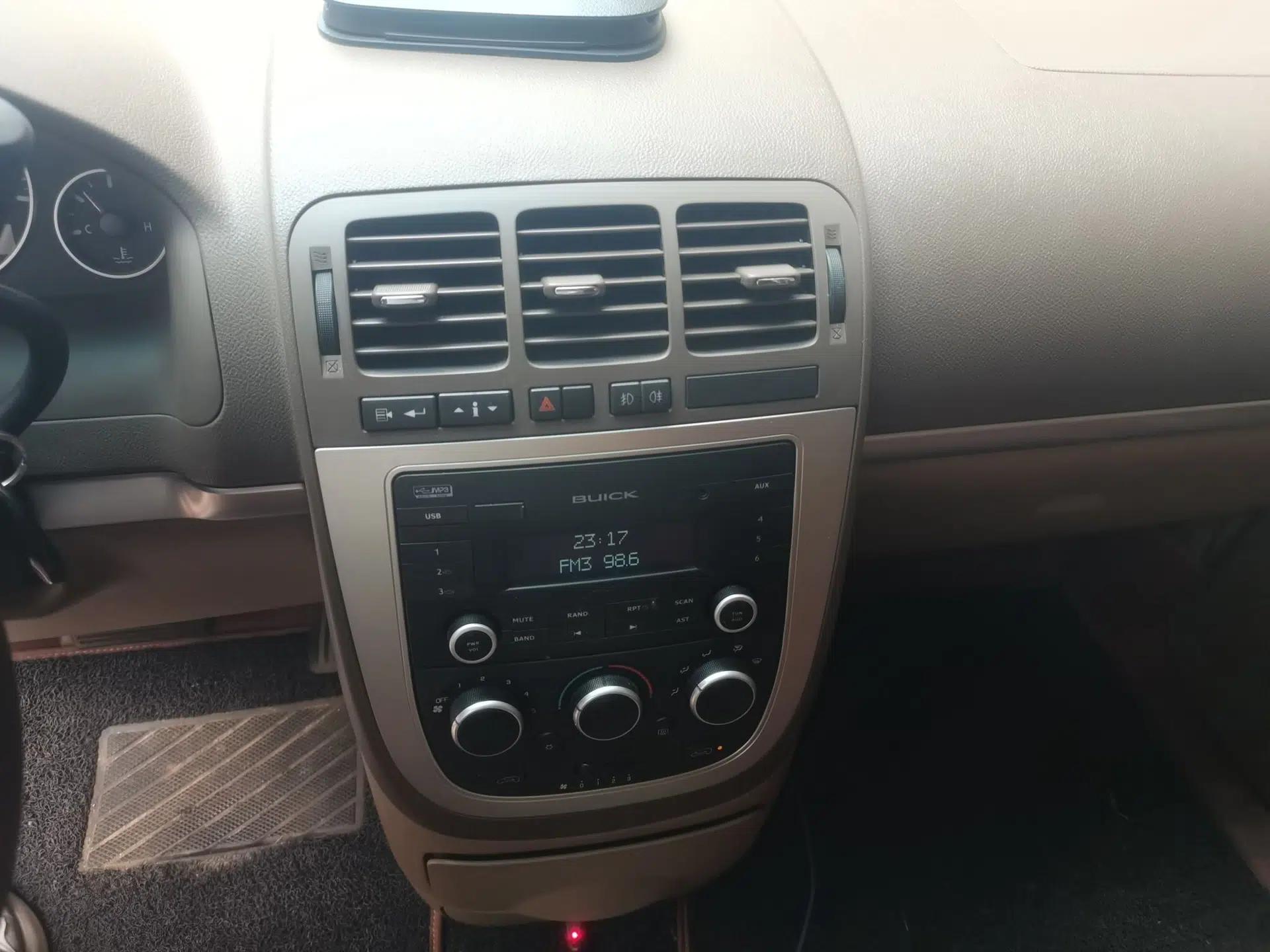 Buick GL8 2014 2.4L Classic Edition — миниатюра 13