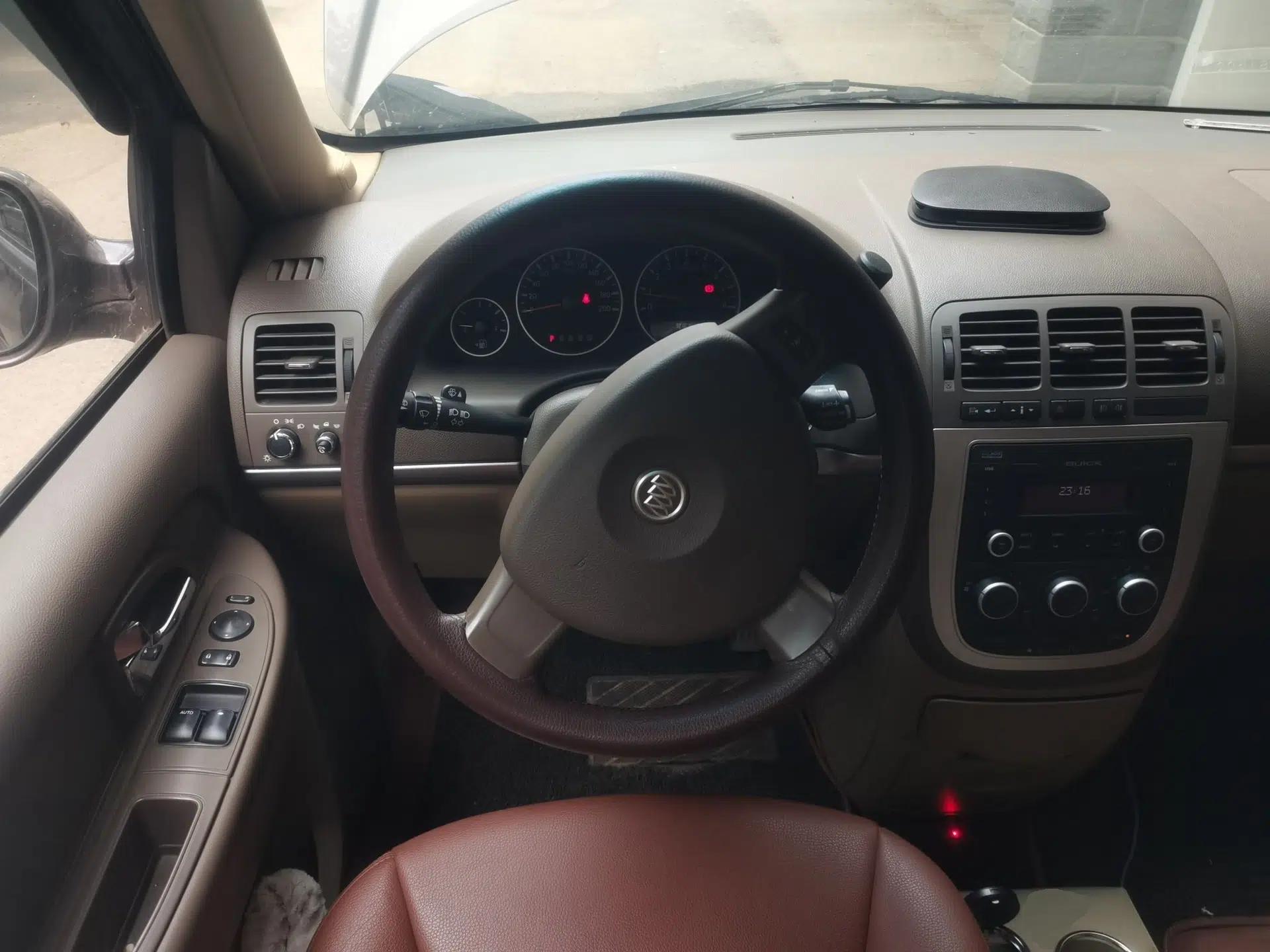 Buick GL8 2014 2.4L Classic Edition — миниатюра 10