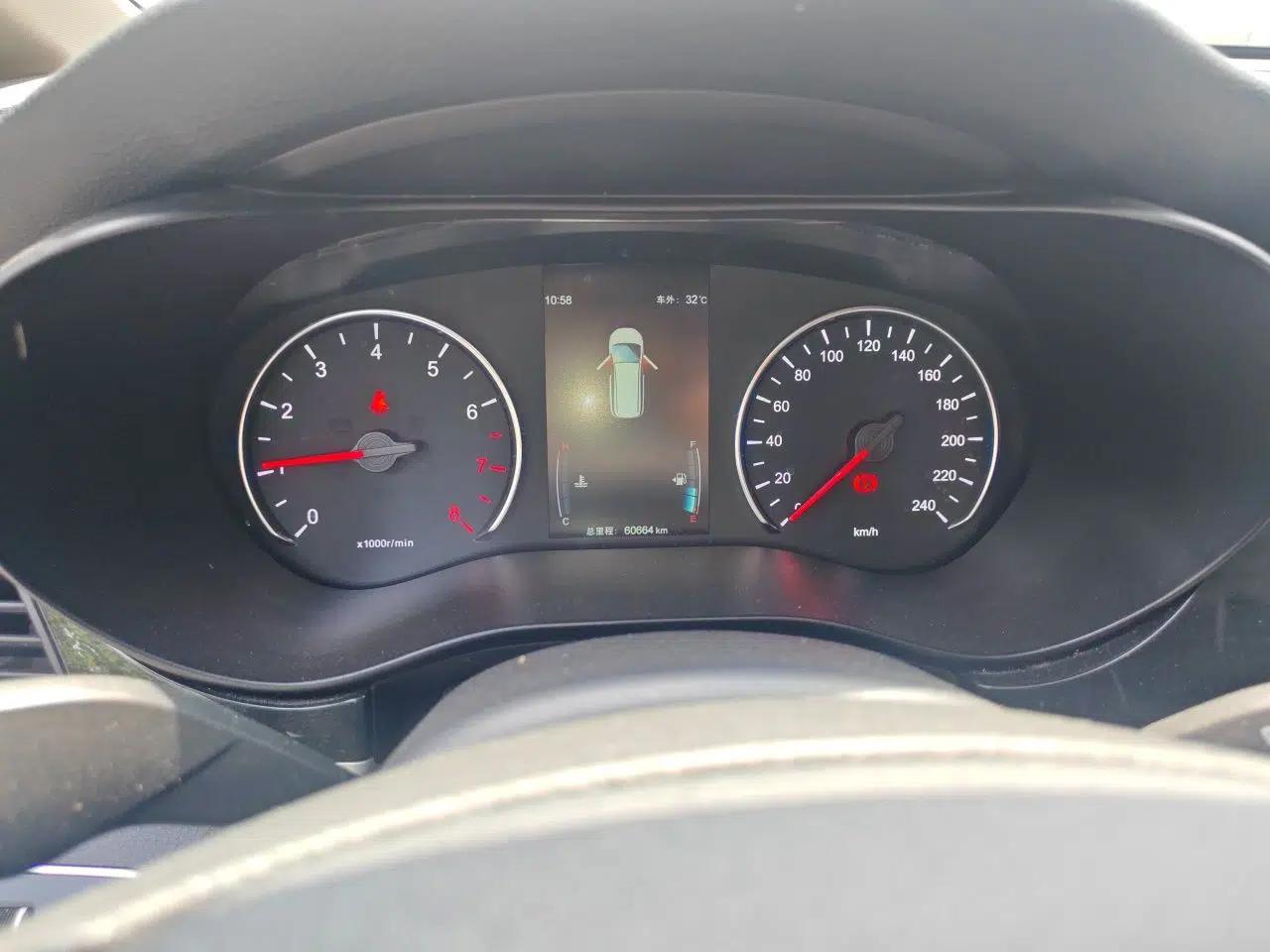 BYD Song MAX 2018 1.5T Manual Smart Connect Luxury 6-Seater — миниатюра 11