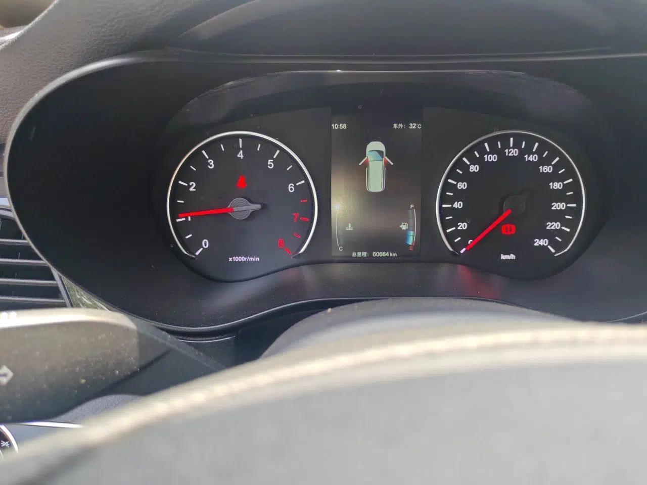 BYD Song MAX 2018 1.5T Manual Smart Connect Luxury 6-Seater — миниатюра 12