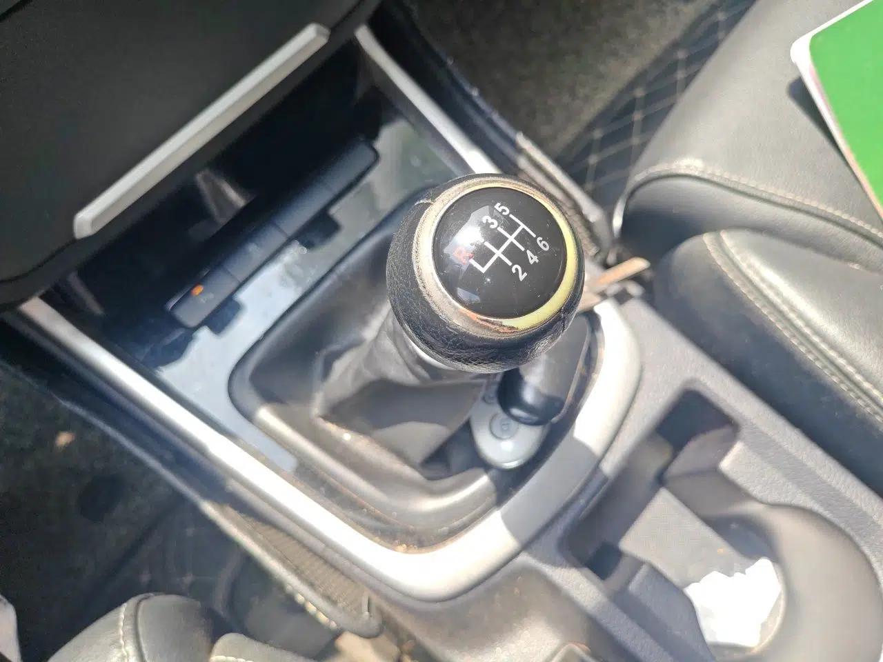 BYD Song MAX 2018 1.5T Manual Smart Connect Luxury 6-Seater — миниатюра 14
