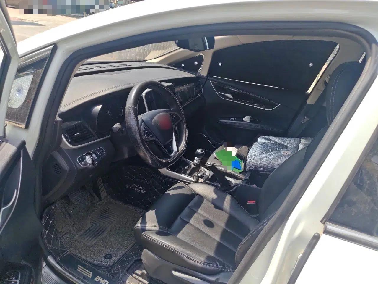 BYD Song MAX 2018 1.5T Manual Smart Connect Luxury 6-Seater — миниатюра 15