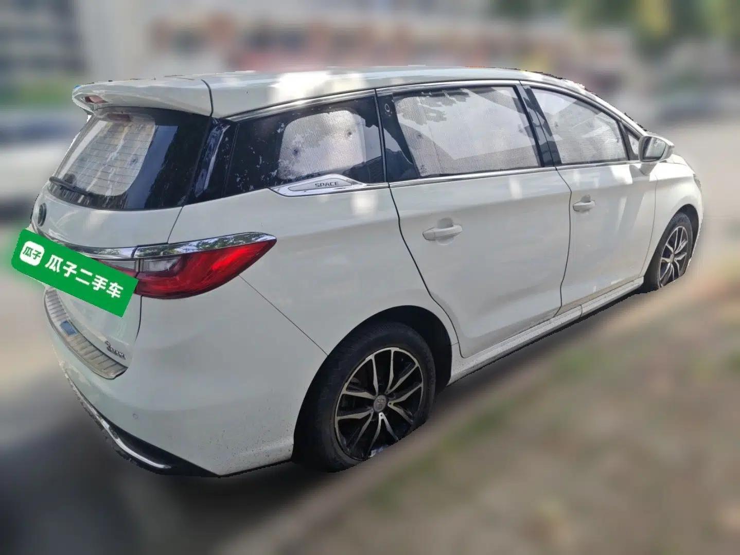 BYD Song MAX 2018 1.5T Manual Smart Connect Luxury 6-Seater — миниатюра 6