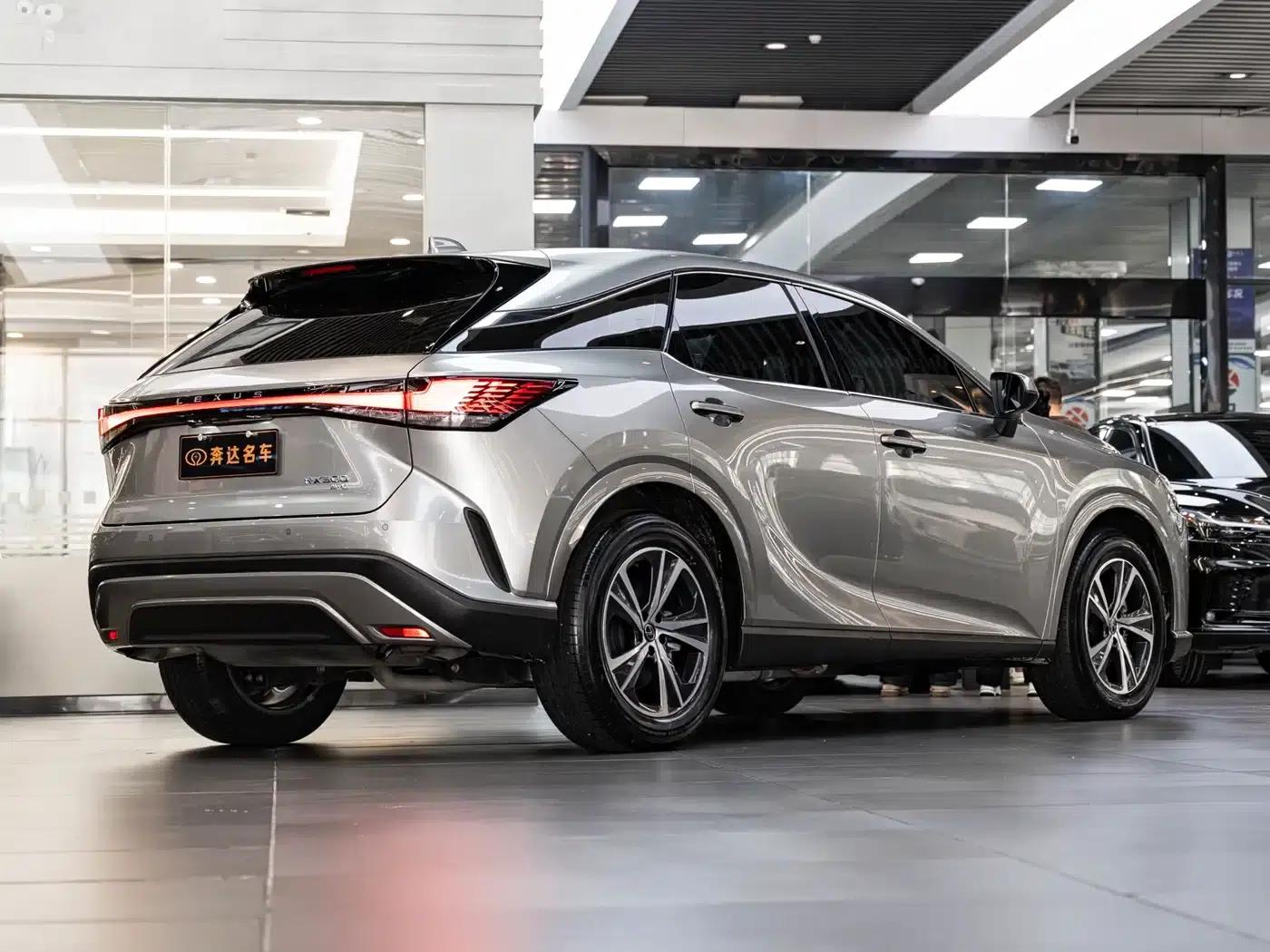 Lexus RX 2025 300 AWD Luxury Edition — миниатюра 3