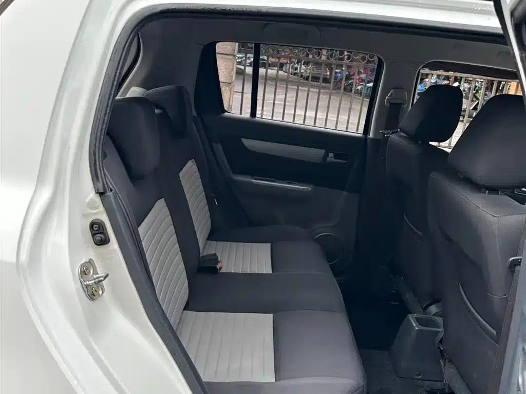 2013 Swift 1.5L Automatic Standard Edition — миниатюра 9