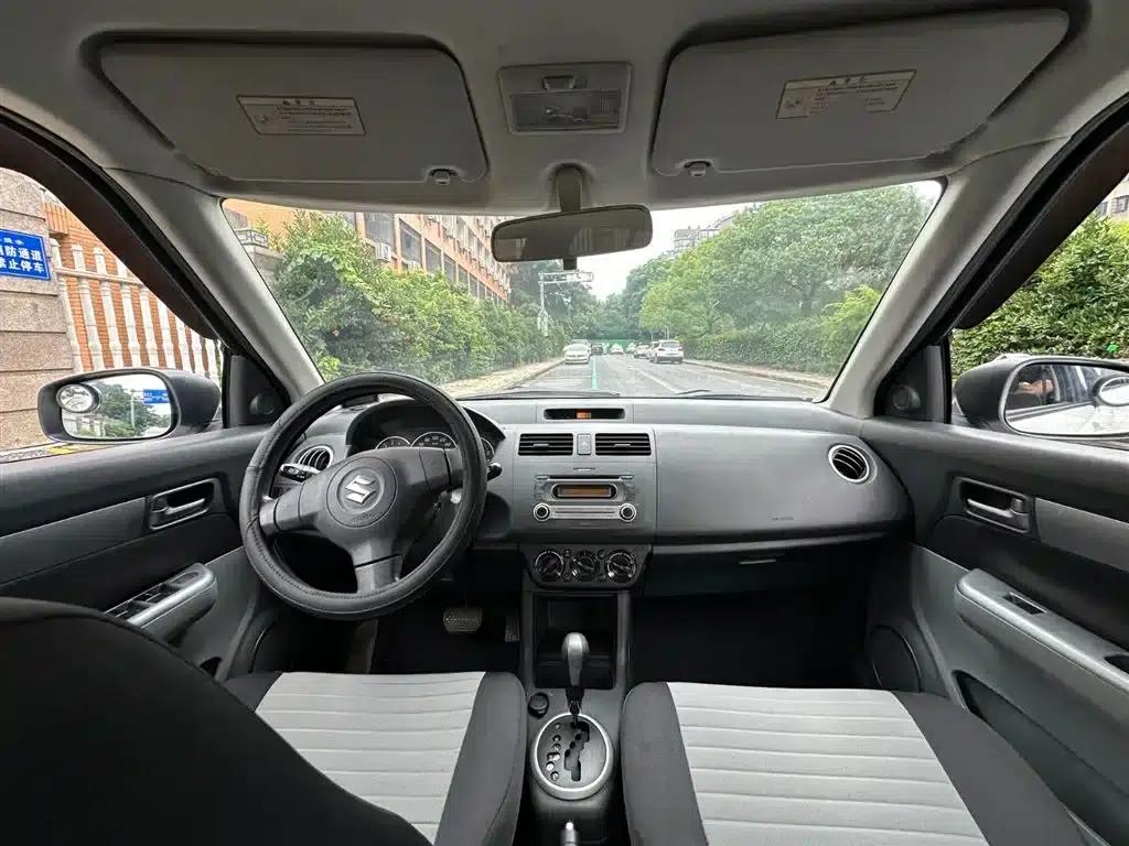 2013 Swift 1.5L Automatic Standard Edition — миниатюра 10
