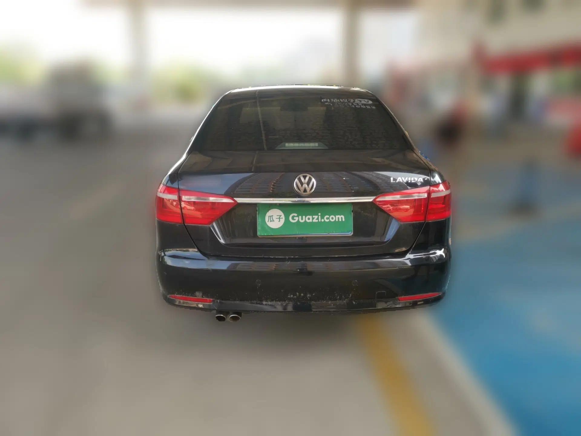 Volkswagen Lavida 2015 1.6L Automatic Fashion Edition — миниатюра 5