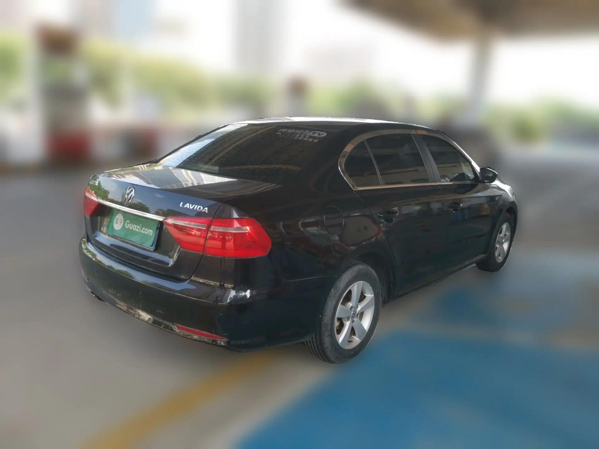 Volkswagen Lavida 2015 1.6L Automatic Fashion Edition — миниатюра 6