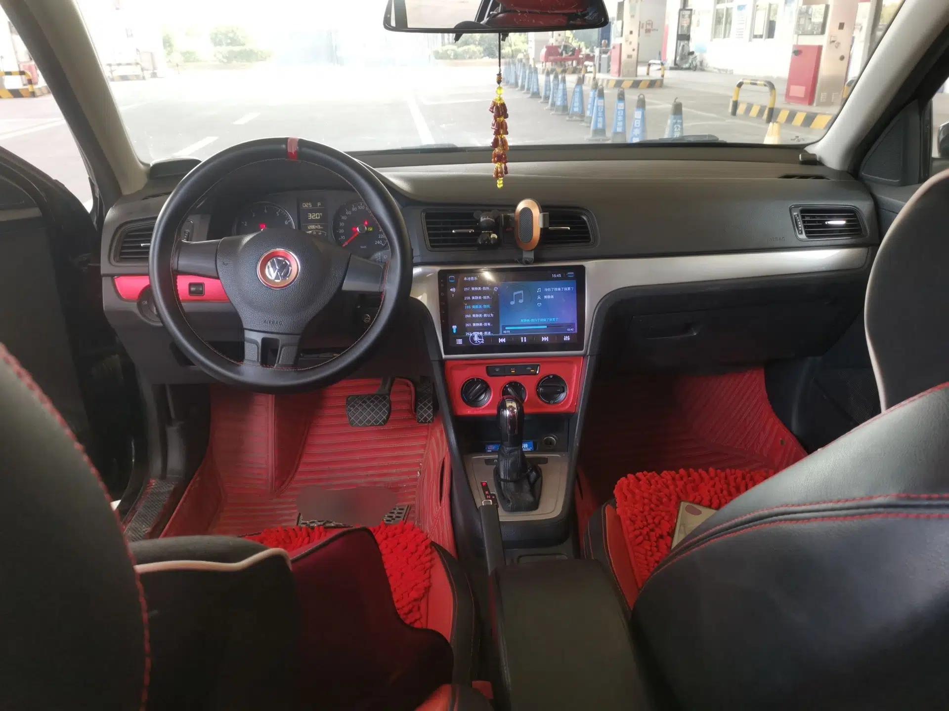 Volkswagen Lavida 2015 1.6L Automatic Fashion Edition — миниатюра 9