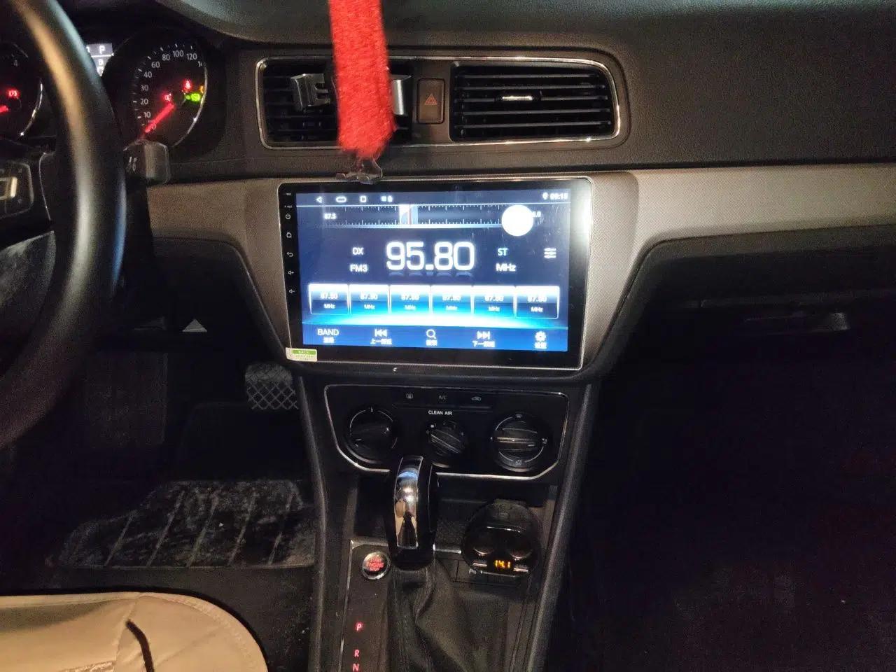 Volkswagen Lavida 2017 1.6L Automatic Comfort Edition — миниатюра 13