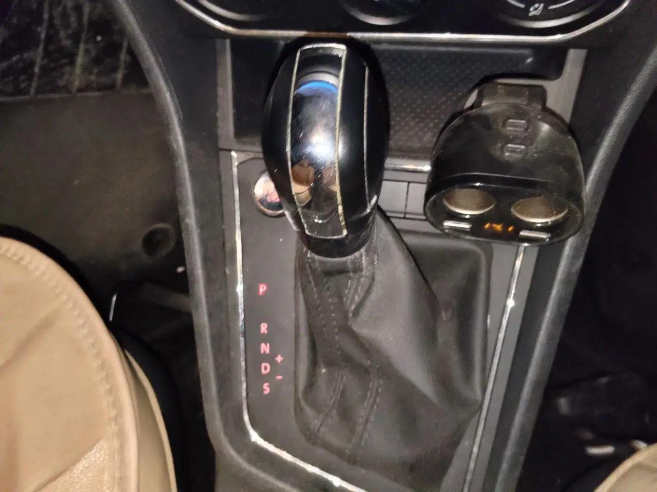 Volkswagen Lavida 2017 1.6L Automatic Comfort Edition — миниатюра 14