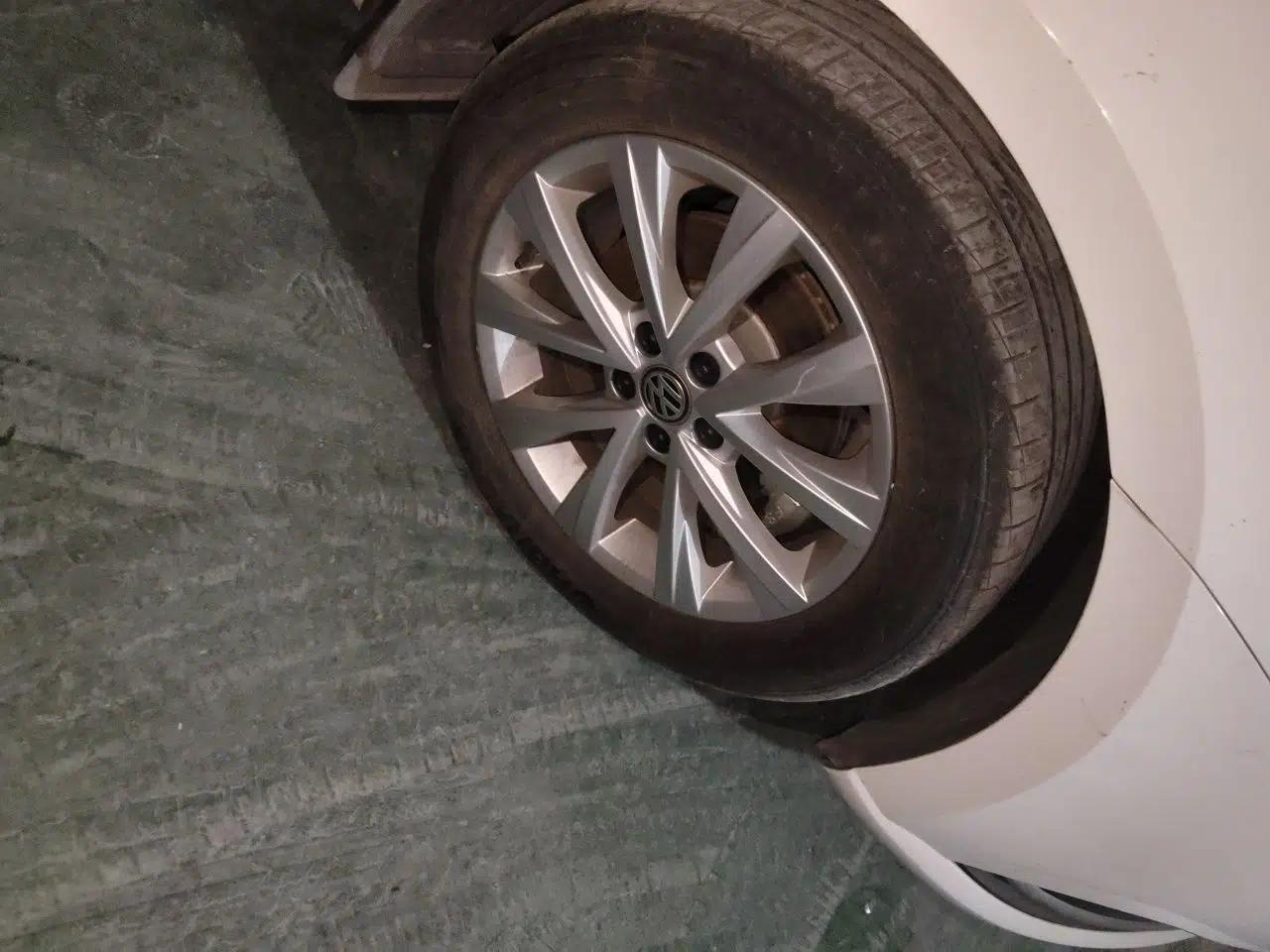 Volkswagen Lavida 2017 1.6L Automatic Comfort Edition — миниатюра 8