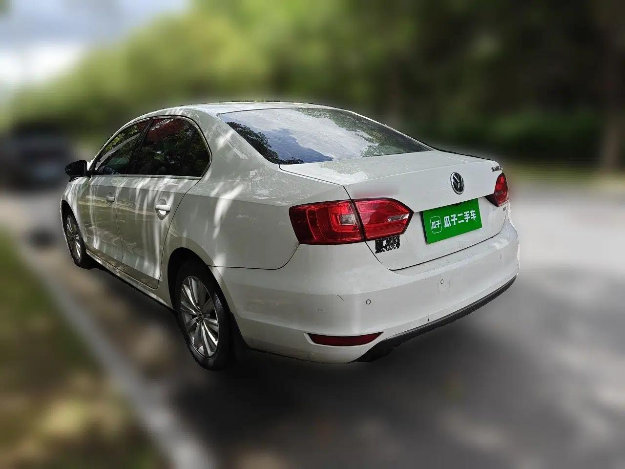 Volkswagen Sagitar 2014 Revised Version 1.4TSI Automatic Luxury Edition — миниатюра 4