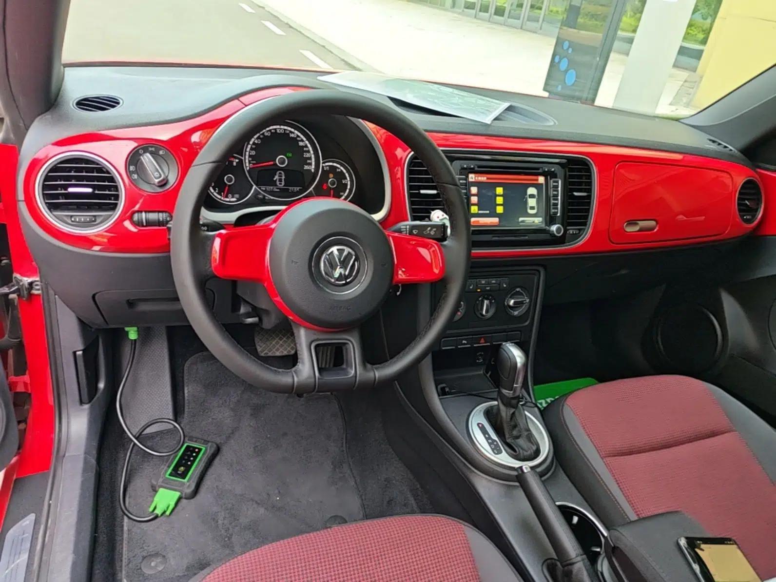 Volkswagen Beetle 2015 180TSI model — миниатюра 12