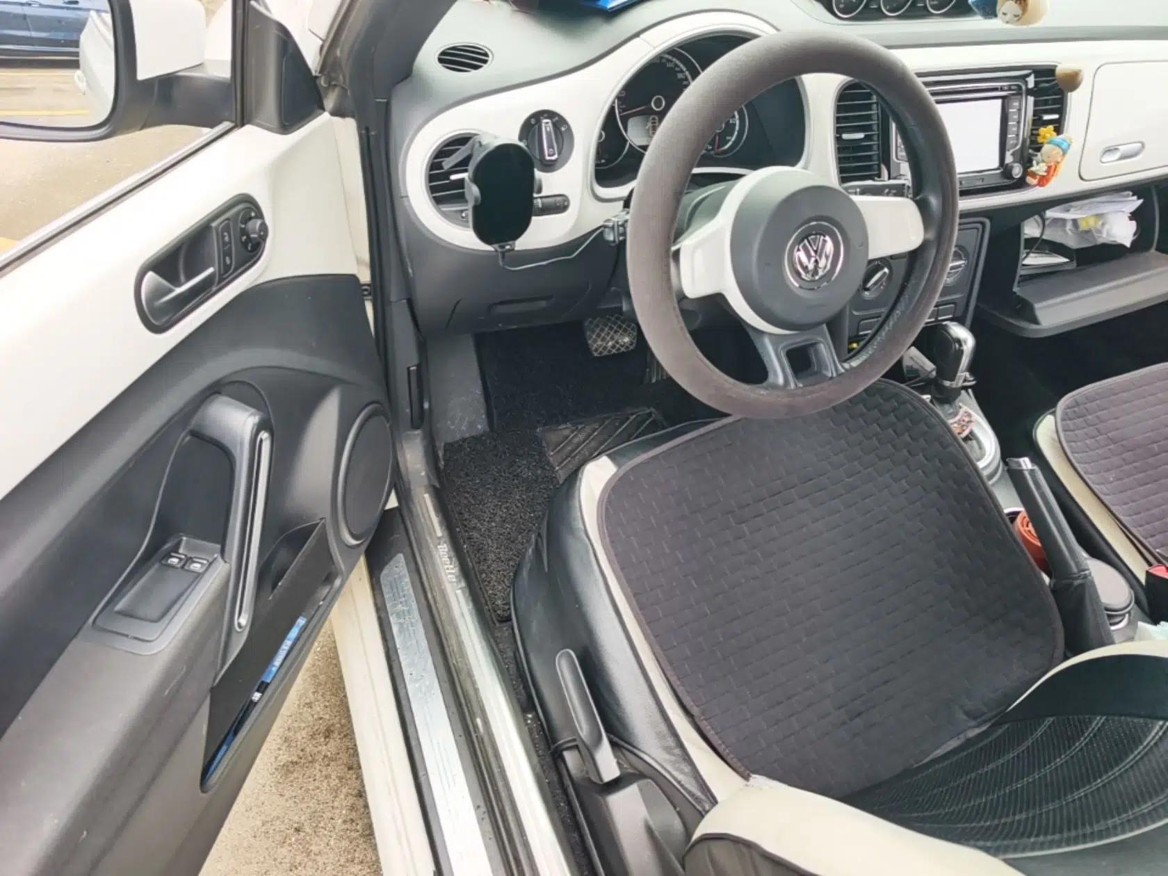 Volkswagen Beetle 2013 1.4TSI Fashion Edition — миниатюра 10