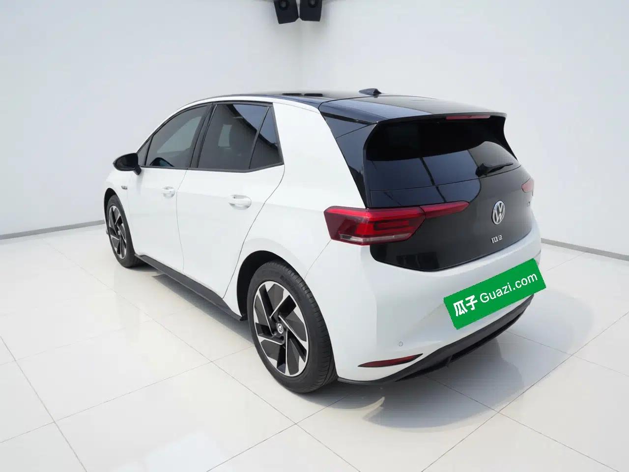 Volkswagen ID.3 2024 Outstanding Edition — миниатюра 4