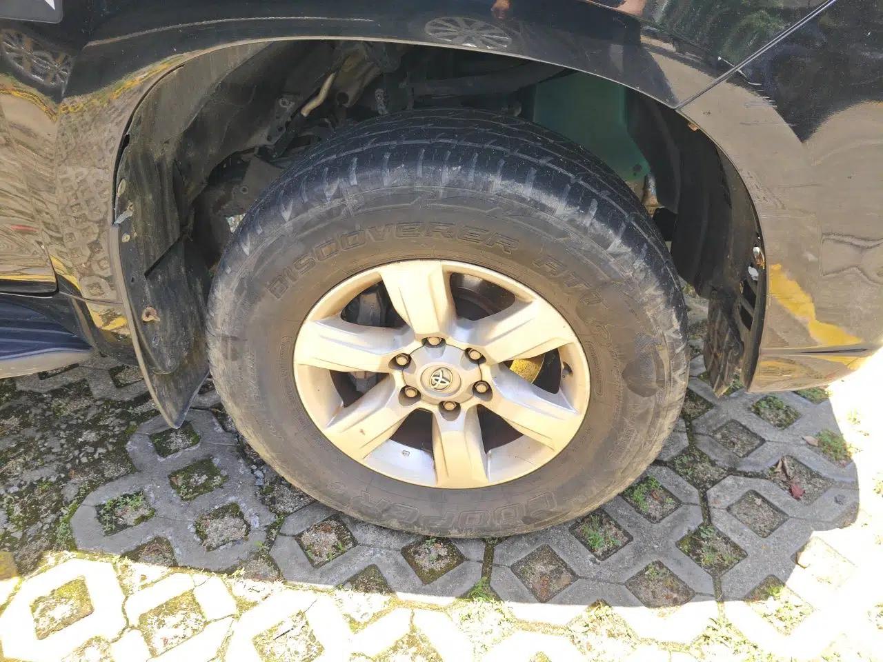 Toyota Prado 2014 2.7L Middle East Version Parallel Import — миниатюра 8