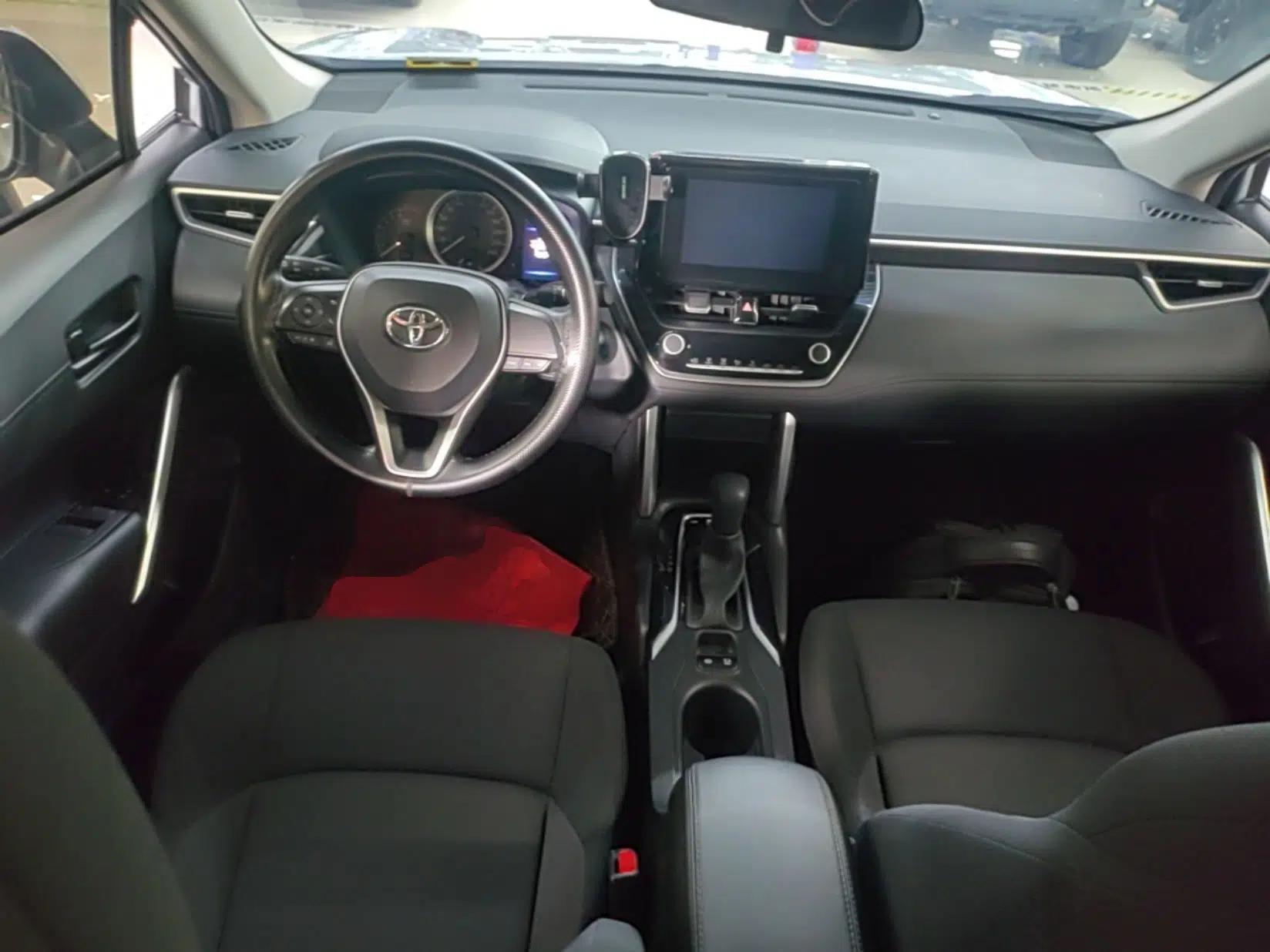 Toyota FRONTLANDER 2022 2.0L CVT Elite Edition — миниатюра 12