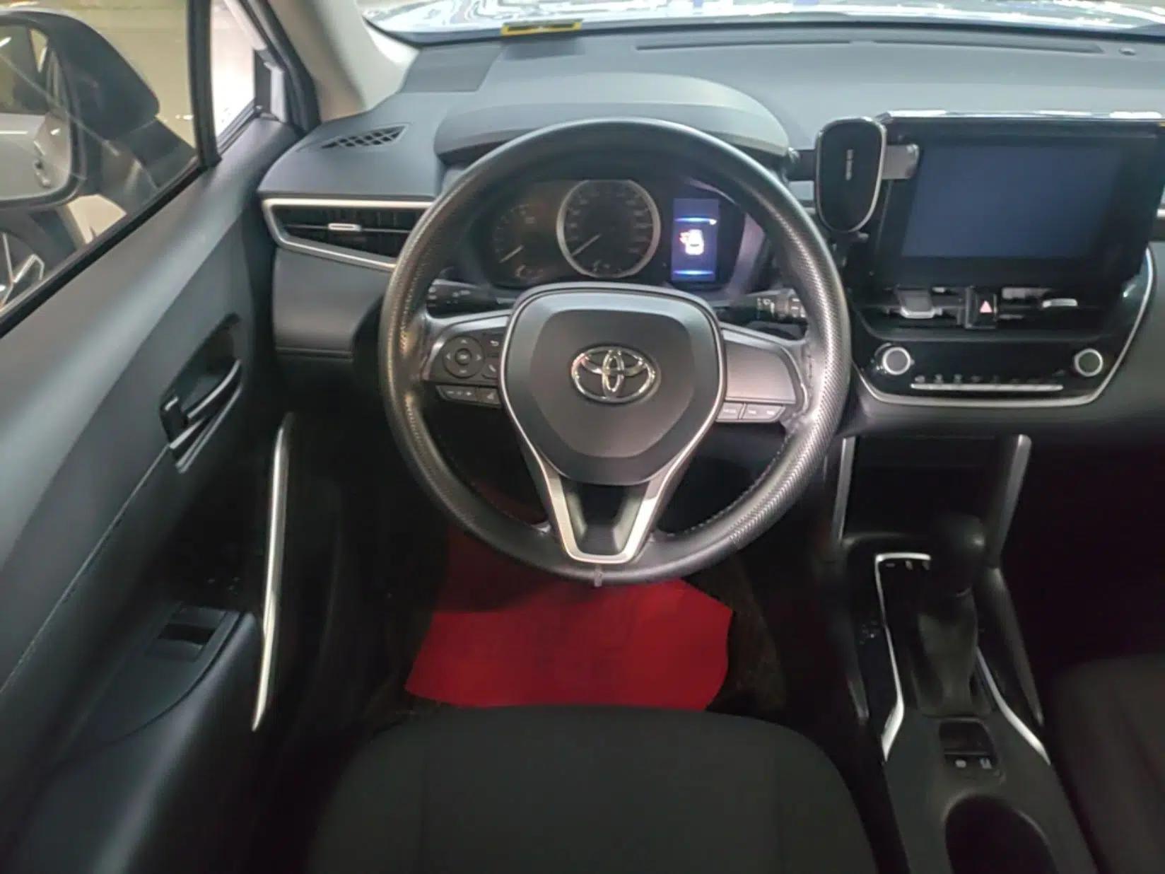Toyota FRONTLANDER 2022 2.0L CVT Elite Edition — миниатюра 13