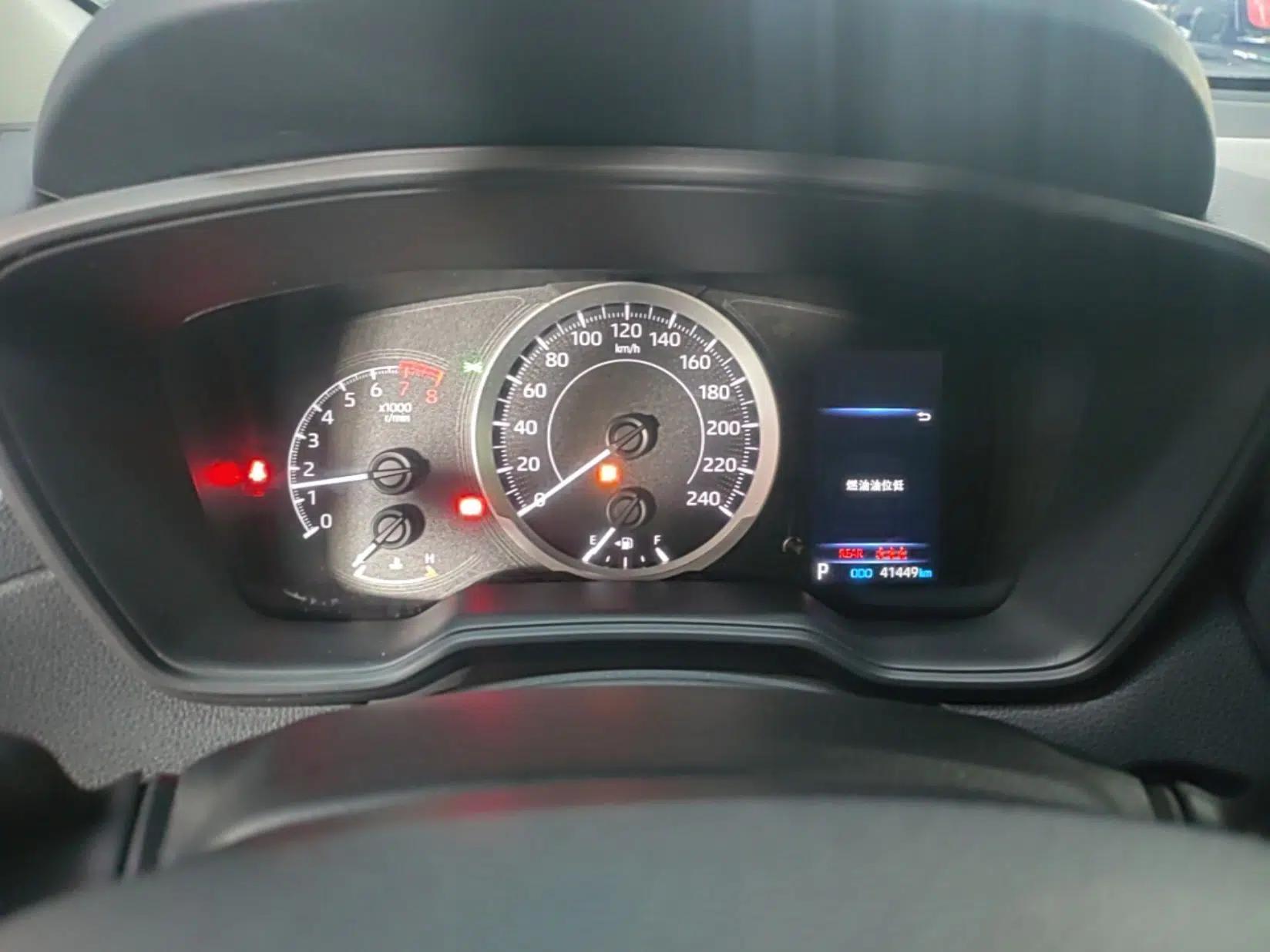 Toyota FRONTLANDER 2022 2.0L CVT Elite Edition — миниатюра 14