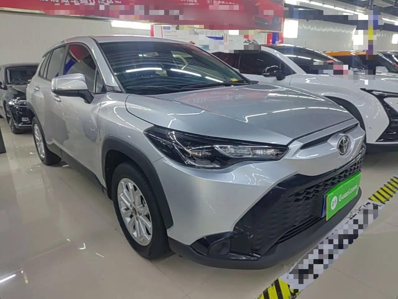 Toyota FRONTLANDER 2022 2.0L CVT Elite Edition — миниатюра 3