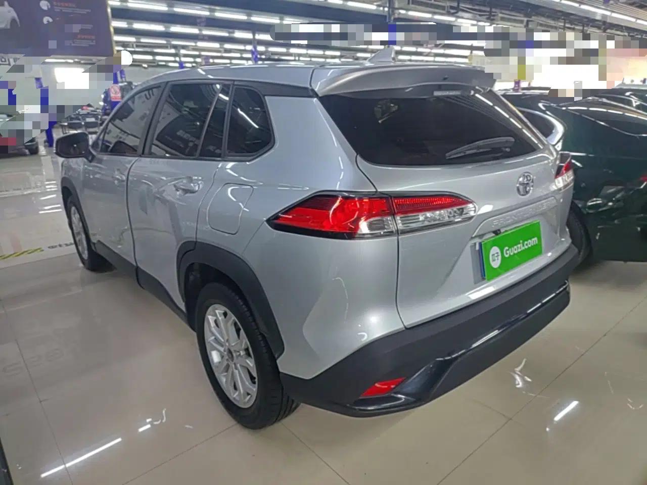 Toyota FRONTLANDER 2022 2.0L CVT Elite Edition — миниатюра 4