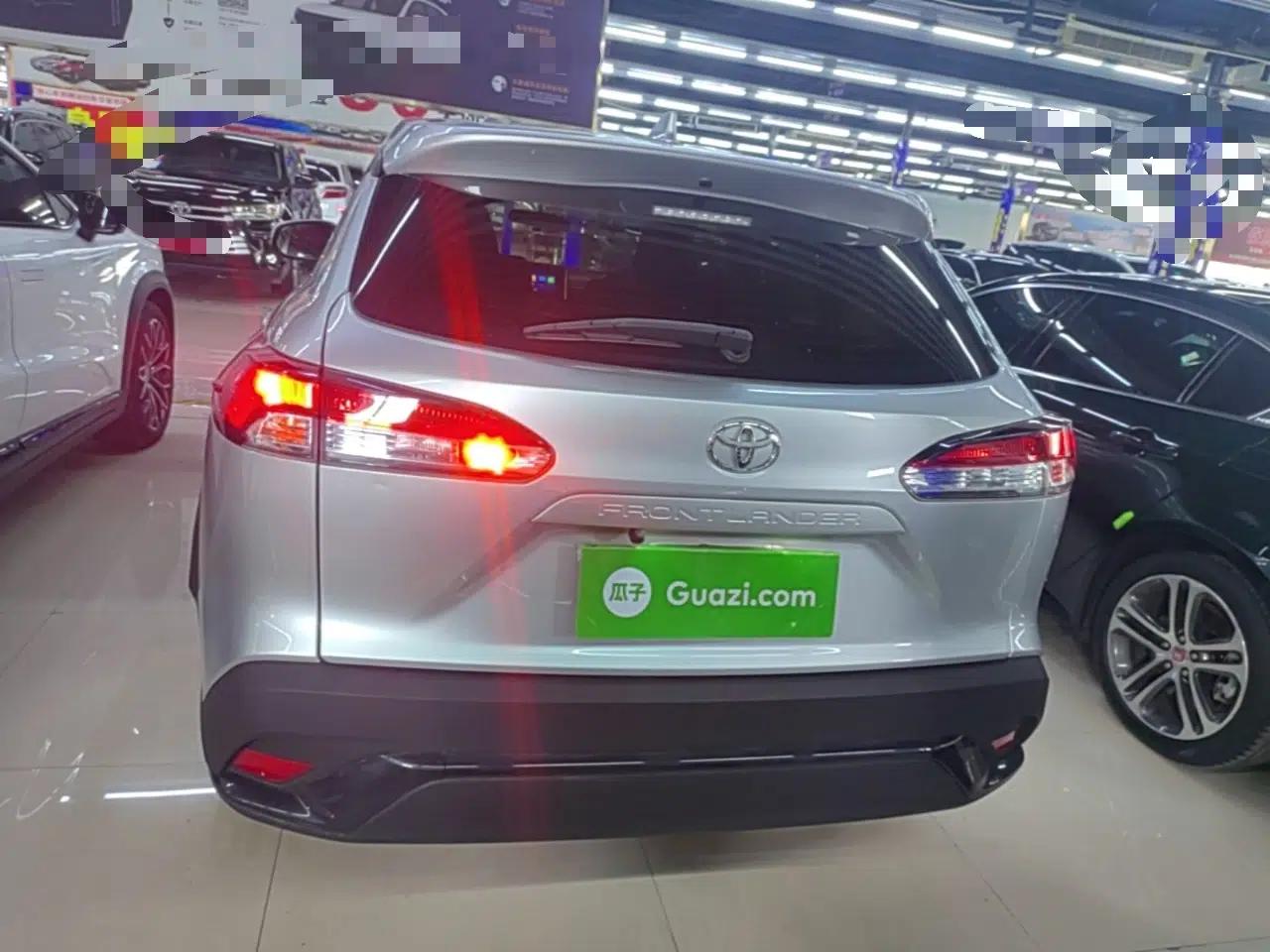 Toyota FRONTLANDER 2022 2.0L CVT Elite Edition — миниатюра 5