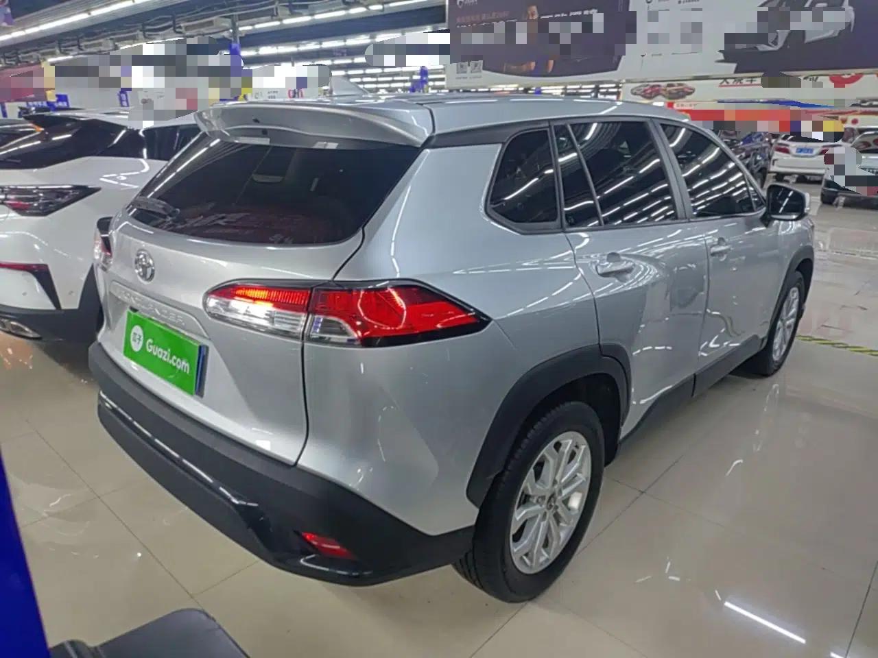 Toyota FRONTLANDER 2022 2.0L CVT Elite Edition — миниатюра 6