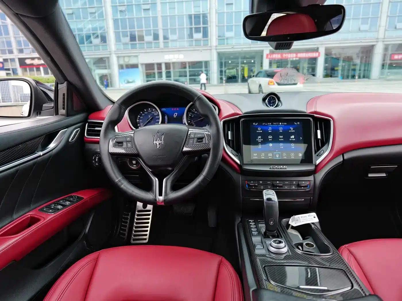 2020 Ghibli 3.0T Standard Edition — миниатюра 11