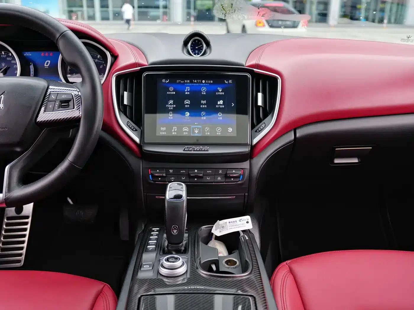 2020 Ghibli 3.0T Standard Edition — миниатюра 12