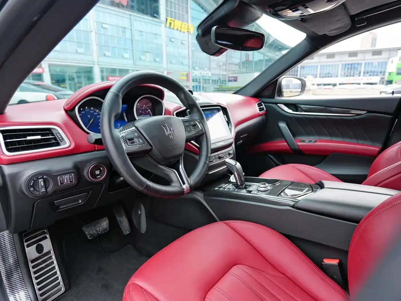 2020 Ghibli 3.0T Standard Edition — миниатюра 6