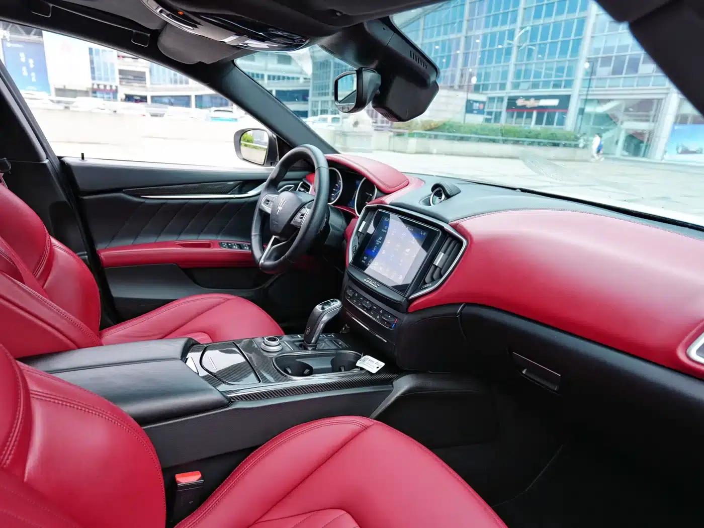 2020 Ghibli 3.0T Standard Edition — миниатюра 8