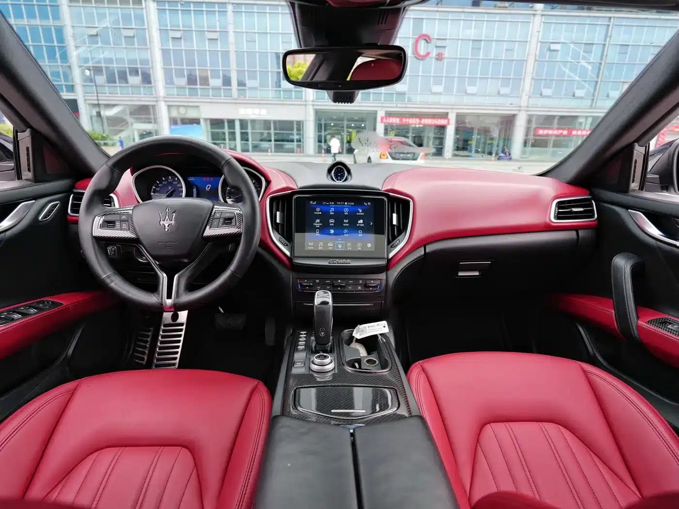 2020 Ghibli 3.0T Standard Edition — миниатюра 9