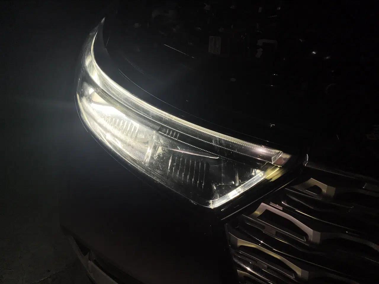 Ford Explorer 2020 EcoBoost 285 4x4 Titanium Edition 7-Seater — миниатюра 7